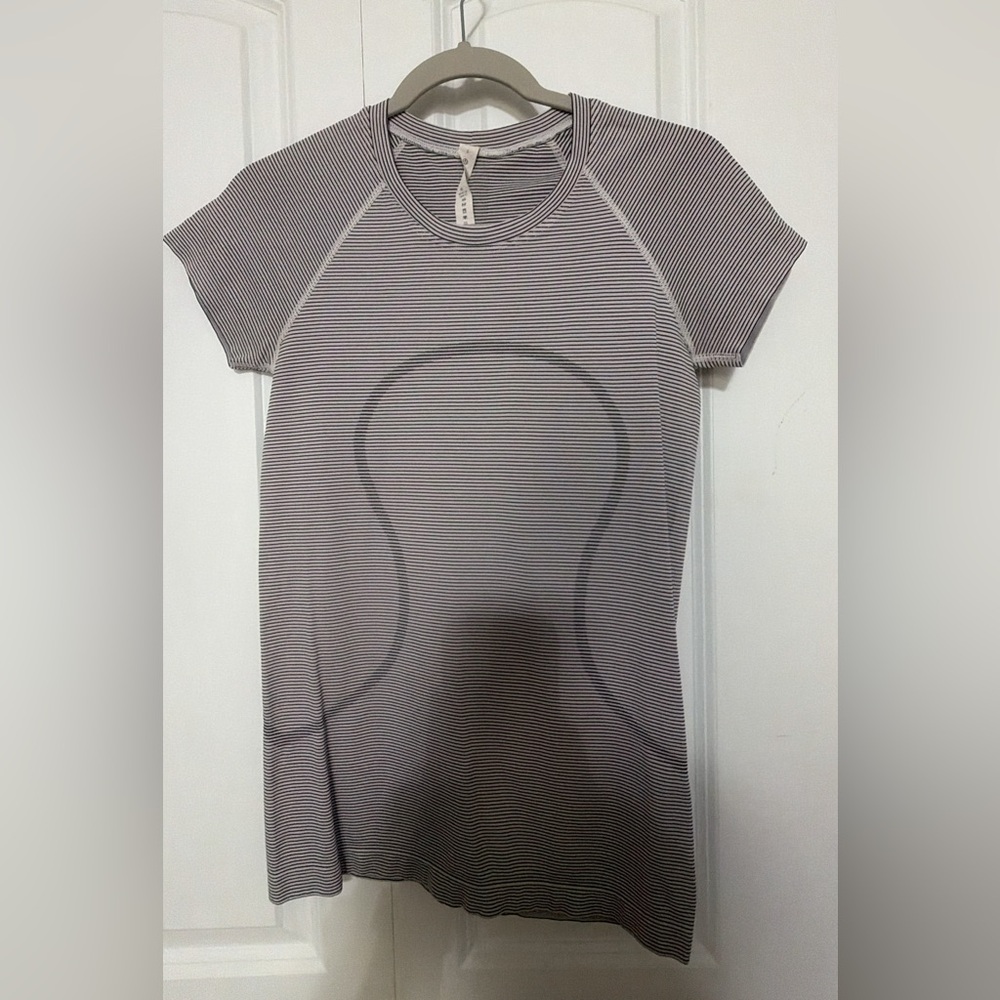 Lululemon swiftly striped Short Sleeve Athletic Top